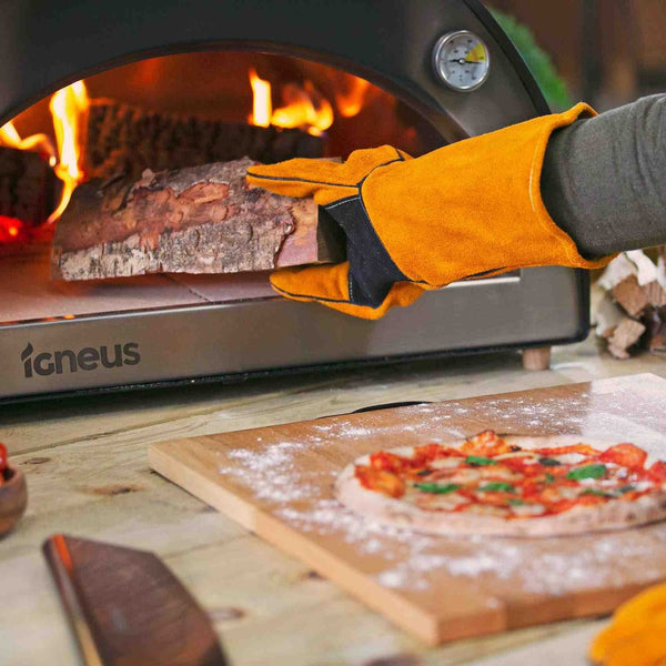 Heat resitant gloves for fire pits and pizza ovens